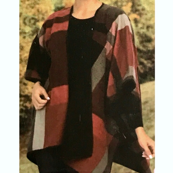 Serra Toggle Front Wrap Plaid Fleece Reversible to Black Poncho - Picture 1 of 6